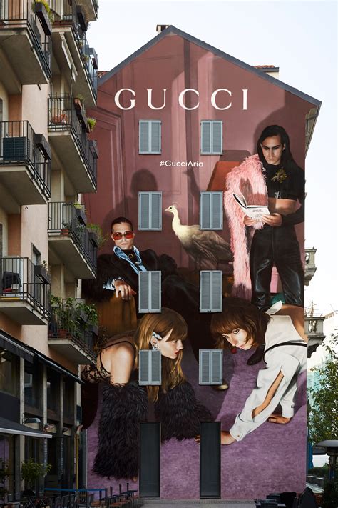 Maneskin: la maxi tela firmata Gucci a Milano 